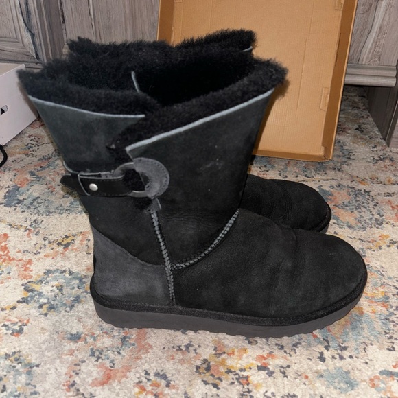 UGG Boots - Picture 9 of 10